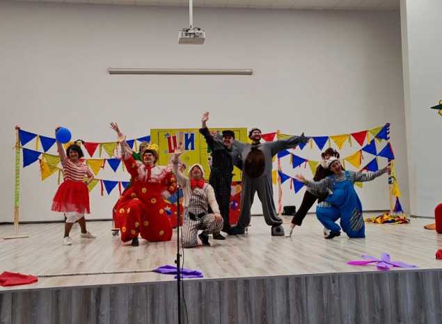 Группа «Калейдоскоп» выступила для учащихся школы № 79